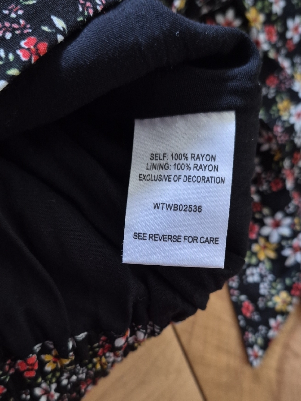 Lost + Wander Women's Size Small Black Floral Wrap Crop Top - Picture 5 of 7
